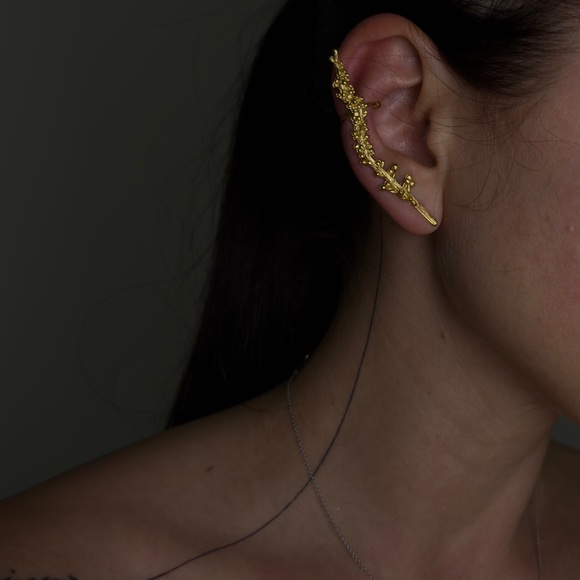 New Golden Ivy Ear Cuff - Picture 4 of 11